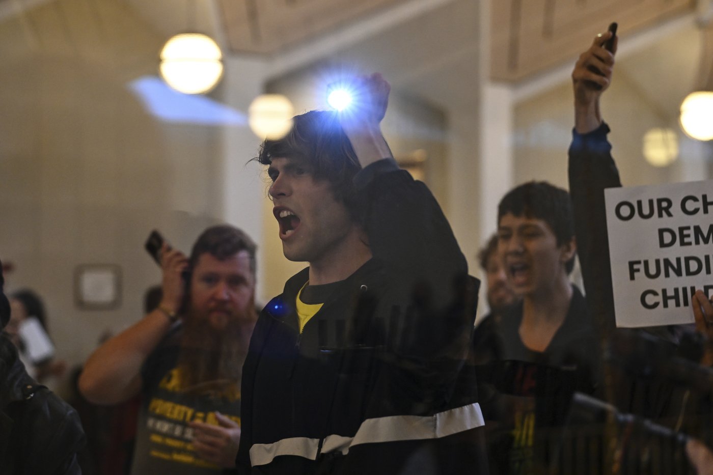 North Carolina GOP lawmakers enact a law eroding the incoming Democratic governor's powers | iNFOnews.ca