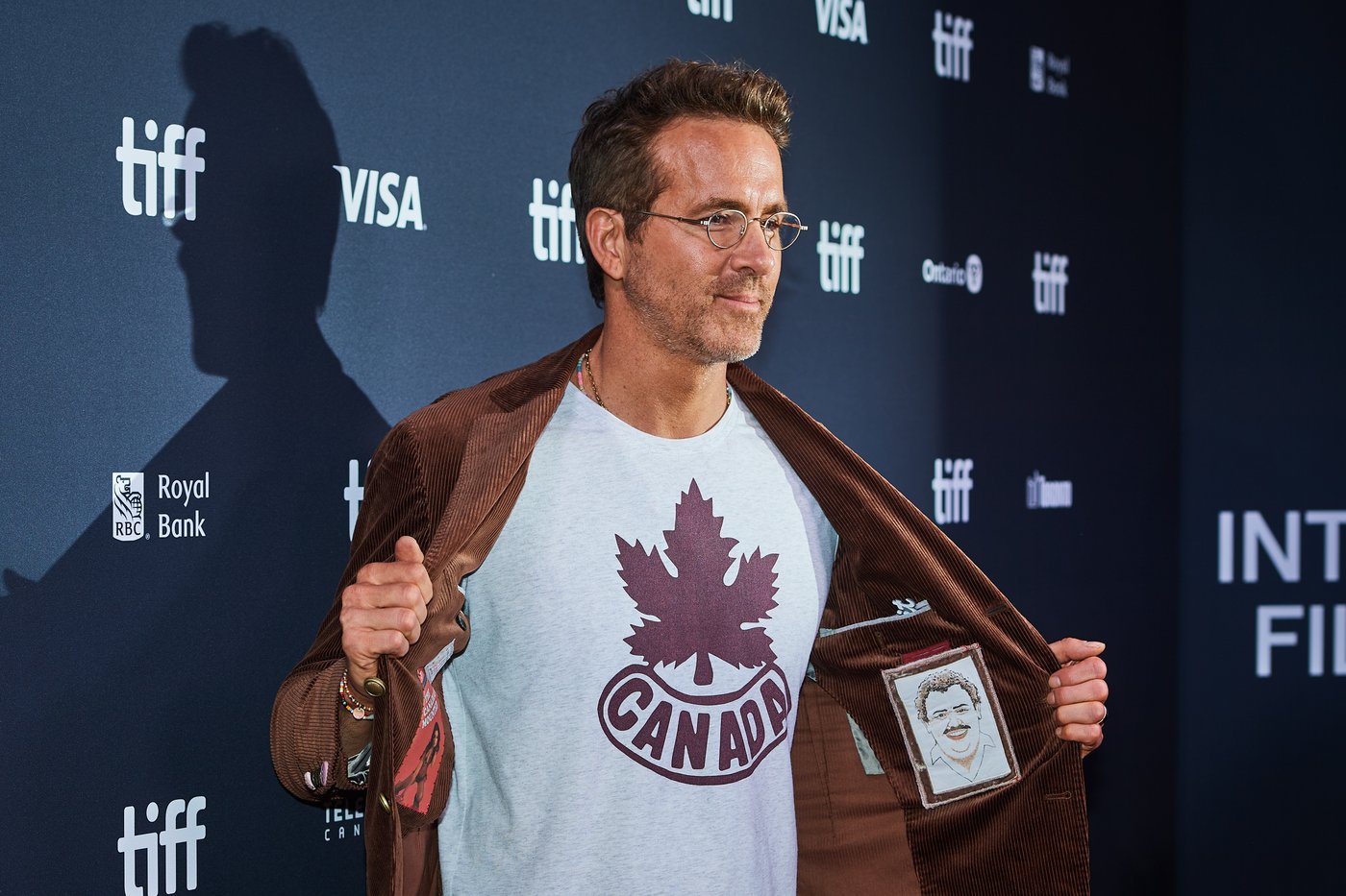 Ryan Reynolds suggests swapping phones with a MAGA supporter, checking out their algorithm | iNFOnews.ca