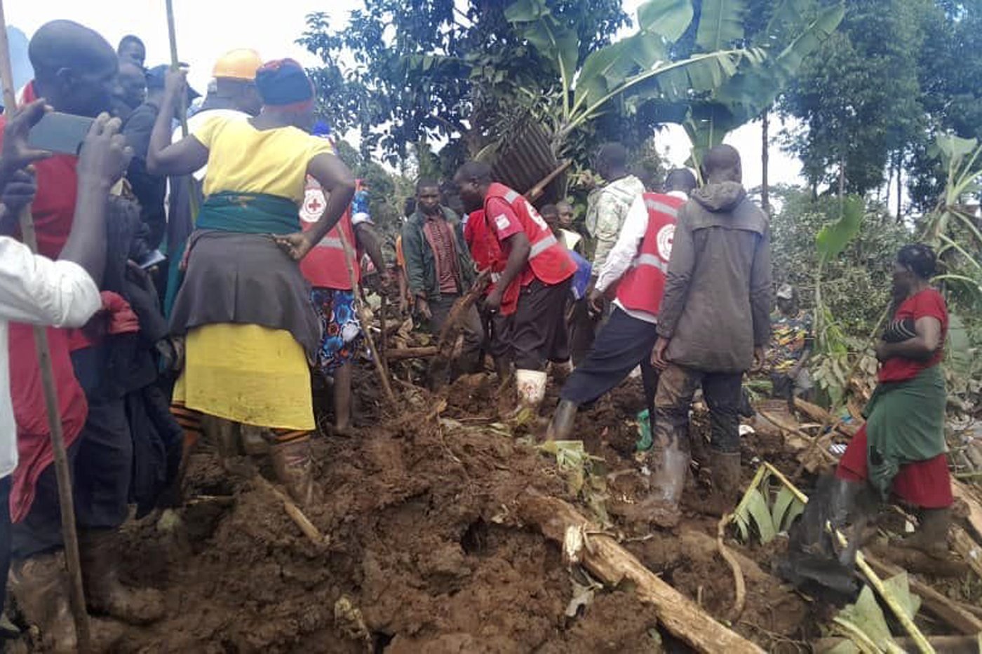 Death toll in Uganda landslides rises to 20 as search for more casualties presses on | iNFOnews.ca Death toll in Uganda landslides rises to 20 as search for more casualties presses on | iNFOnews.ca