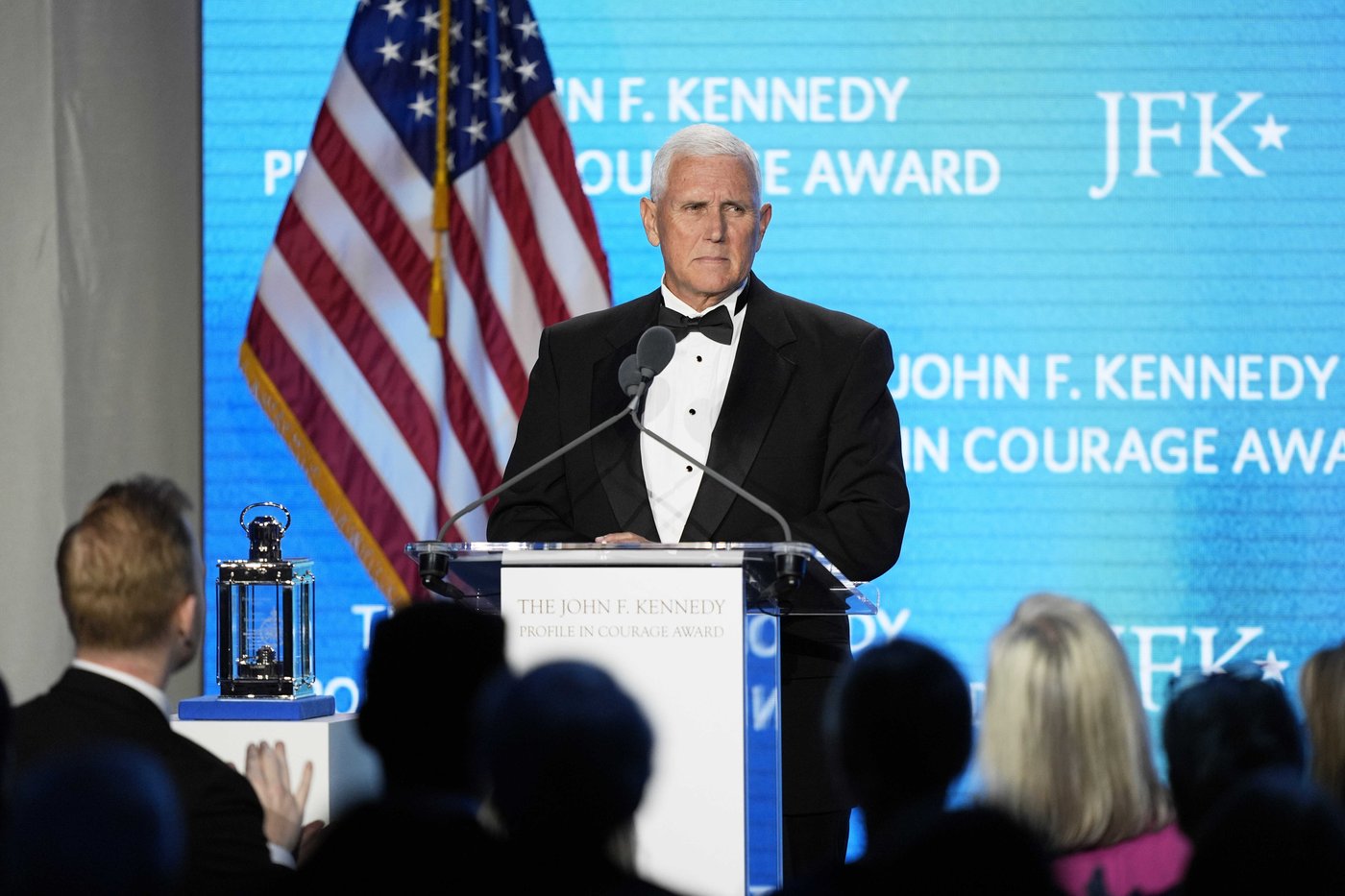 Former Vice President Pence defends Constitution after getting Profile in Courage Award | iNFOnews.ca