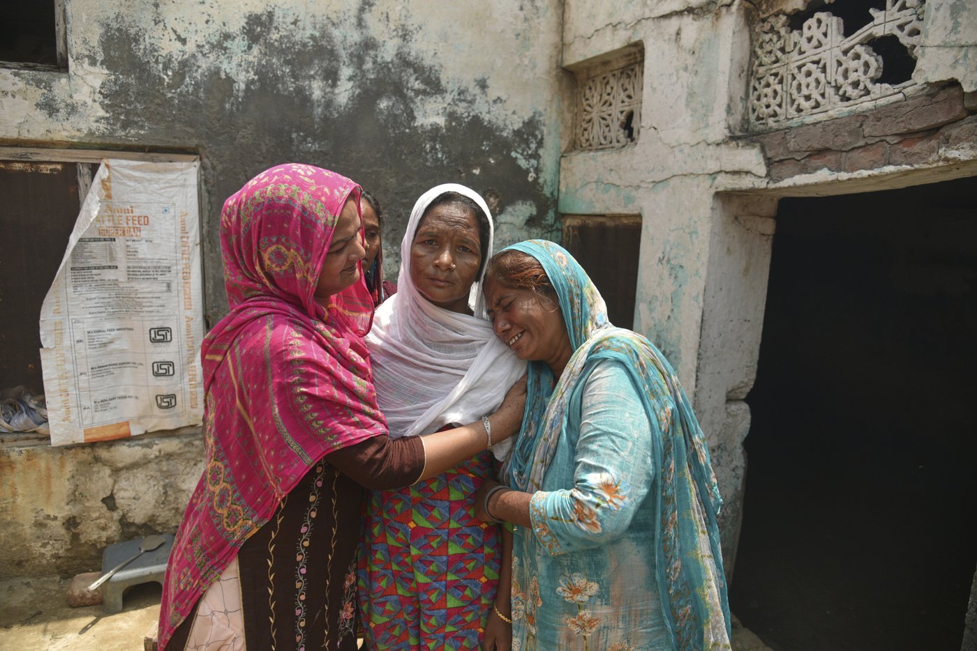 14 people die from drinking toxic liquor in India | iNFOnews.ca 14 people die from drinking toxic liquor in India | iNFOnews.ca