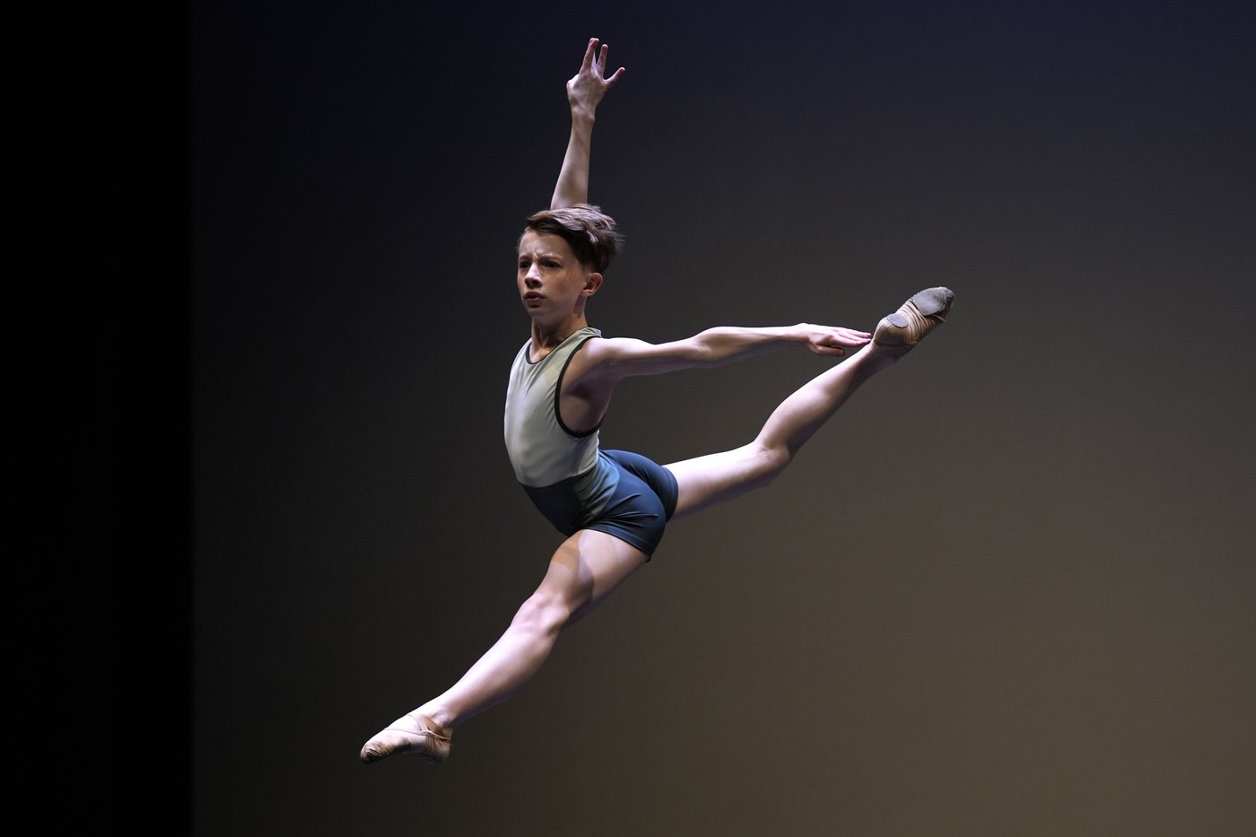 Teen dancers descend on Massachusetts to compete in the "American Idol" of ballet | iNFOnews.ca