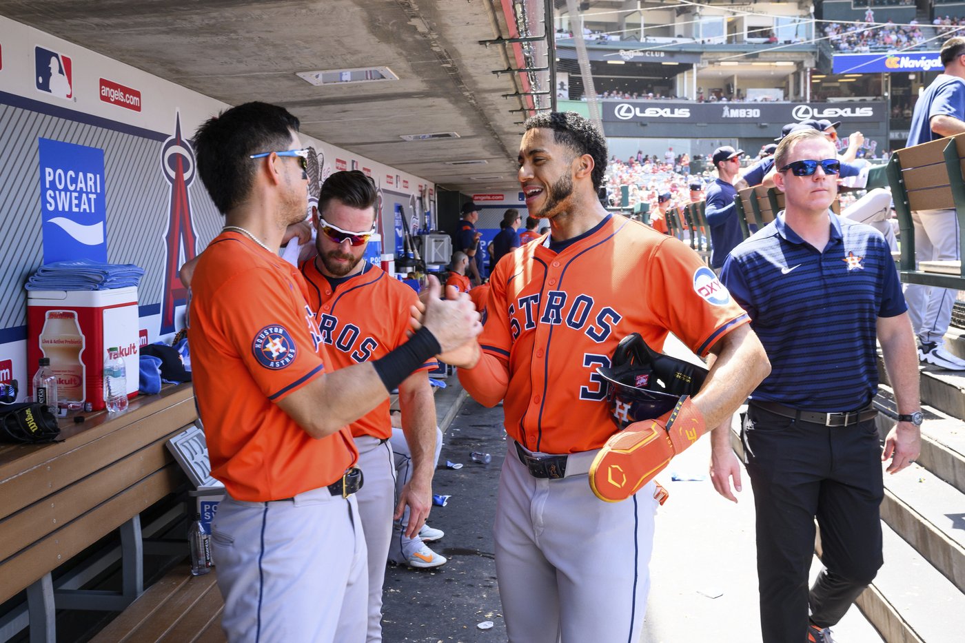 Dubón hits 2 homers and Hader retires Trout to save Astros' 8-7 win over Angels | iNFOnews.ca