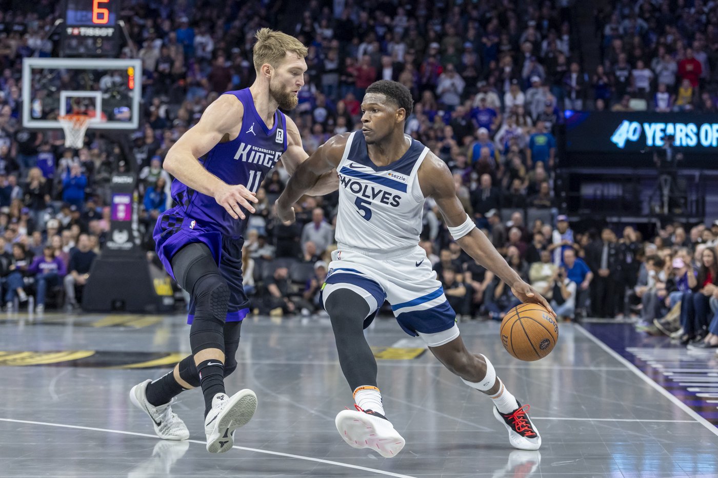 Sacramento's De'Aaron Fox drops franchise-record 60 points in Kings' OT loss to Timberwolves | iNFOnews.ca Sacramento's De'Aaron Fox drops franchise-record 60 points in Kings' OT loss to Timberwolves | iNFOnews.ca
