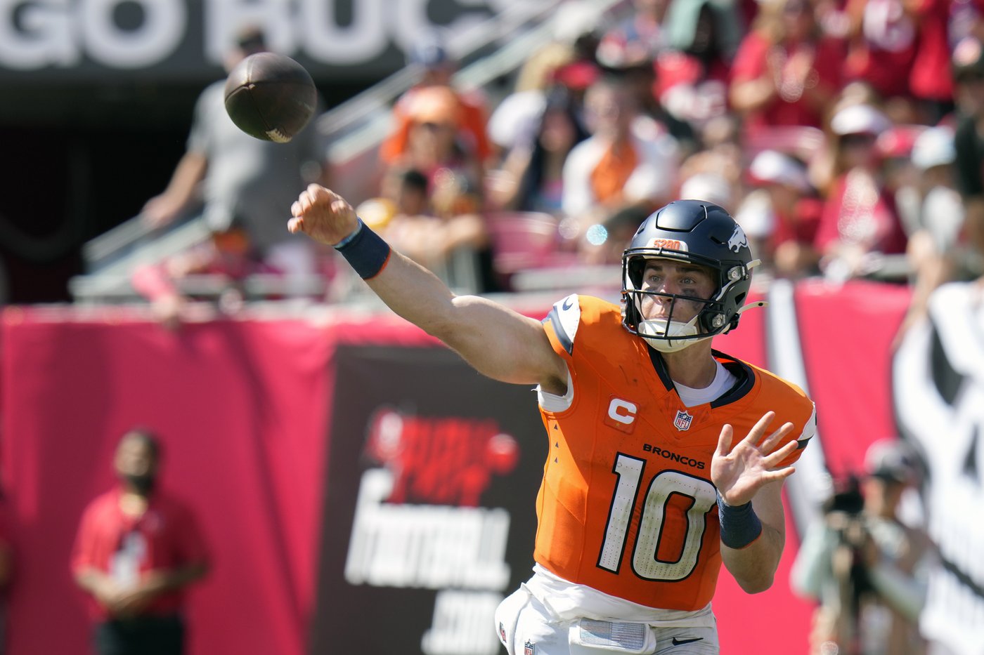 Nix runs for a TD and Lutz kicks 4 FGs to lead Broncos to 26-7 victory over listless Buccaneers | iNFOnews.ca Nix runs for a TD and Lutz kicks 4 FGs to lead Broncos to 26-7 victory over listless Buccaneers | iNFOnews.ca