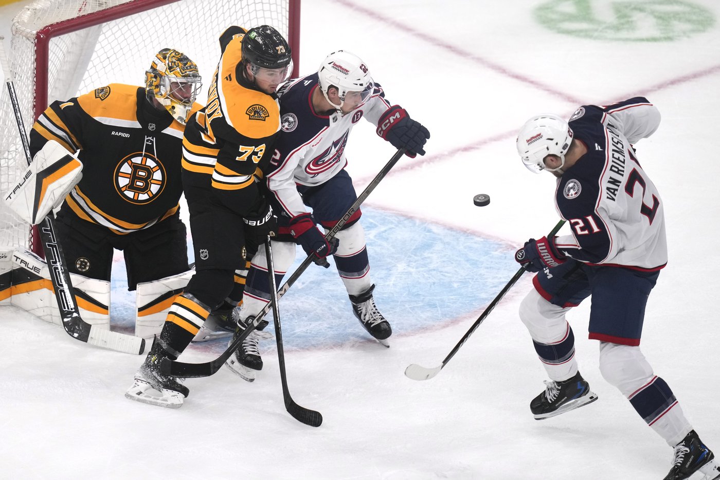 Blue Jackets score two short-handed goals to beat Bruins 5-1 | iNFOnews.ca