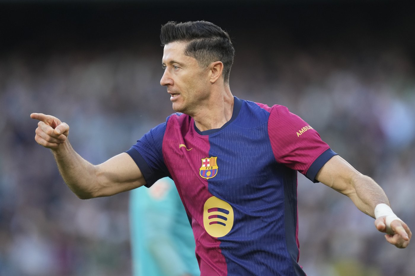 Flick sent off for protesting penalty in Barcelona draw and Real Madrid closes on leader | iNFOnews.ca Flick sent off for protesting penalty in Barcelona draw and Real Madrid closes on leader | iNFOnews.ca
