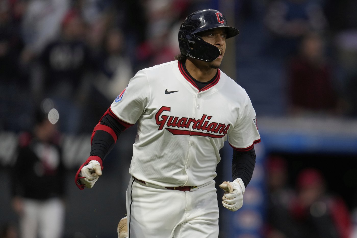 Bo Naylor hits 3-run homer, closer Emmanuel Clase gets save in Guardians' 4-2 win over Twins | iNFOnews.ca
