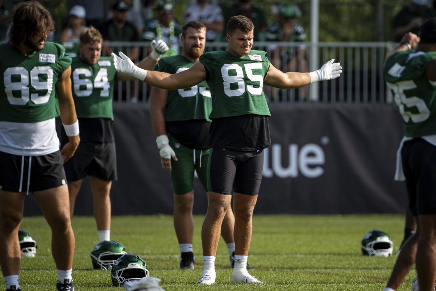 Jets' Mason Taylor and Tyrod Taylor miss practice with injuries | iNFOnews.ca