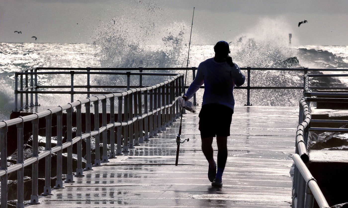 Hurricane Erin picking up steam as it edges along the East Coast | iNFOnews.ca
