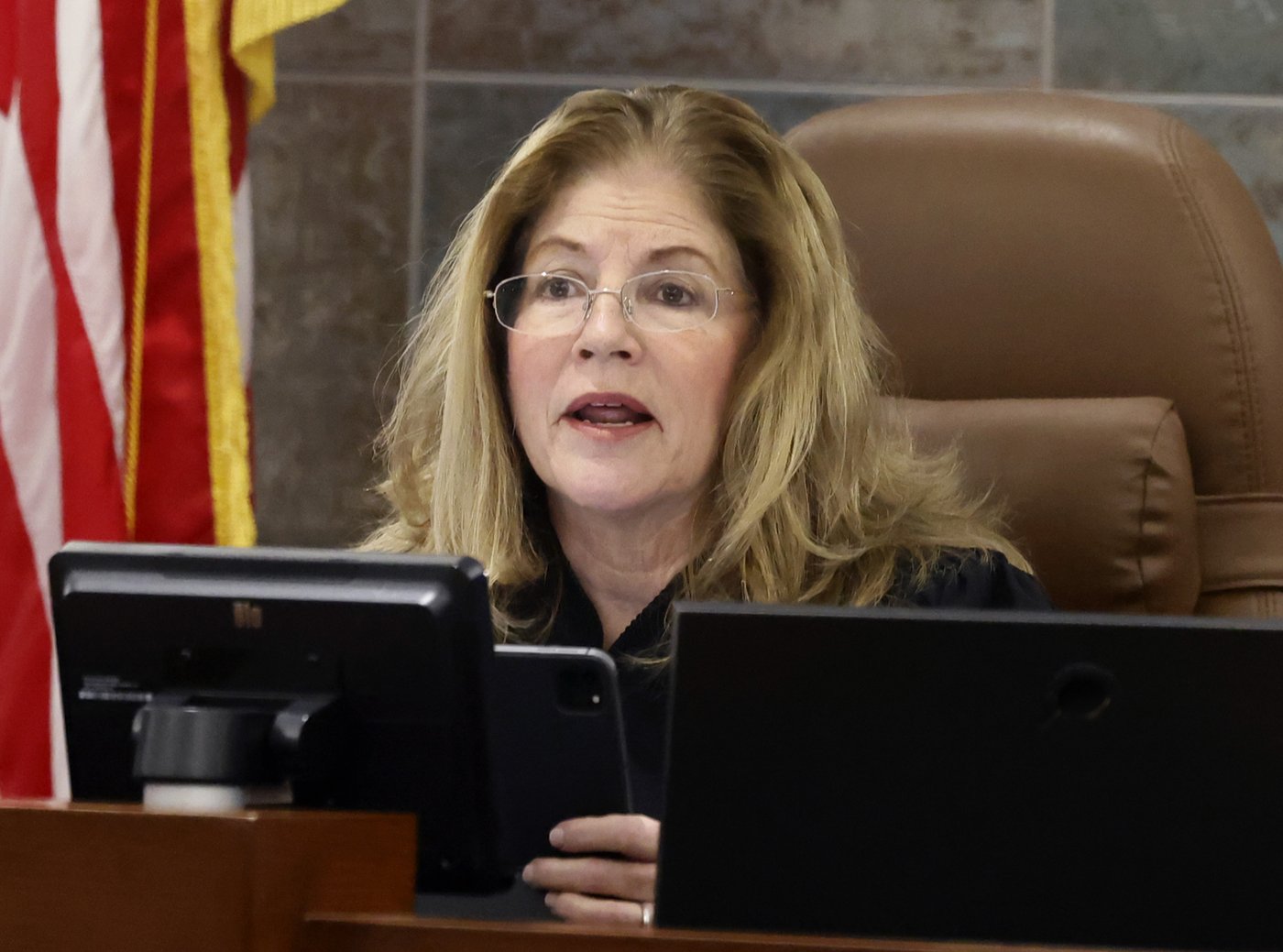 Man who jumped a desk to attack a Nevada judge in the courtroom is sentenced | iNFOnews.ca Man who jumped a desk to attack a Nevada judge in the courtroom is sentenced | iNFOnews.ca