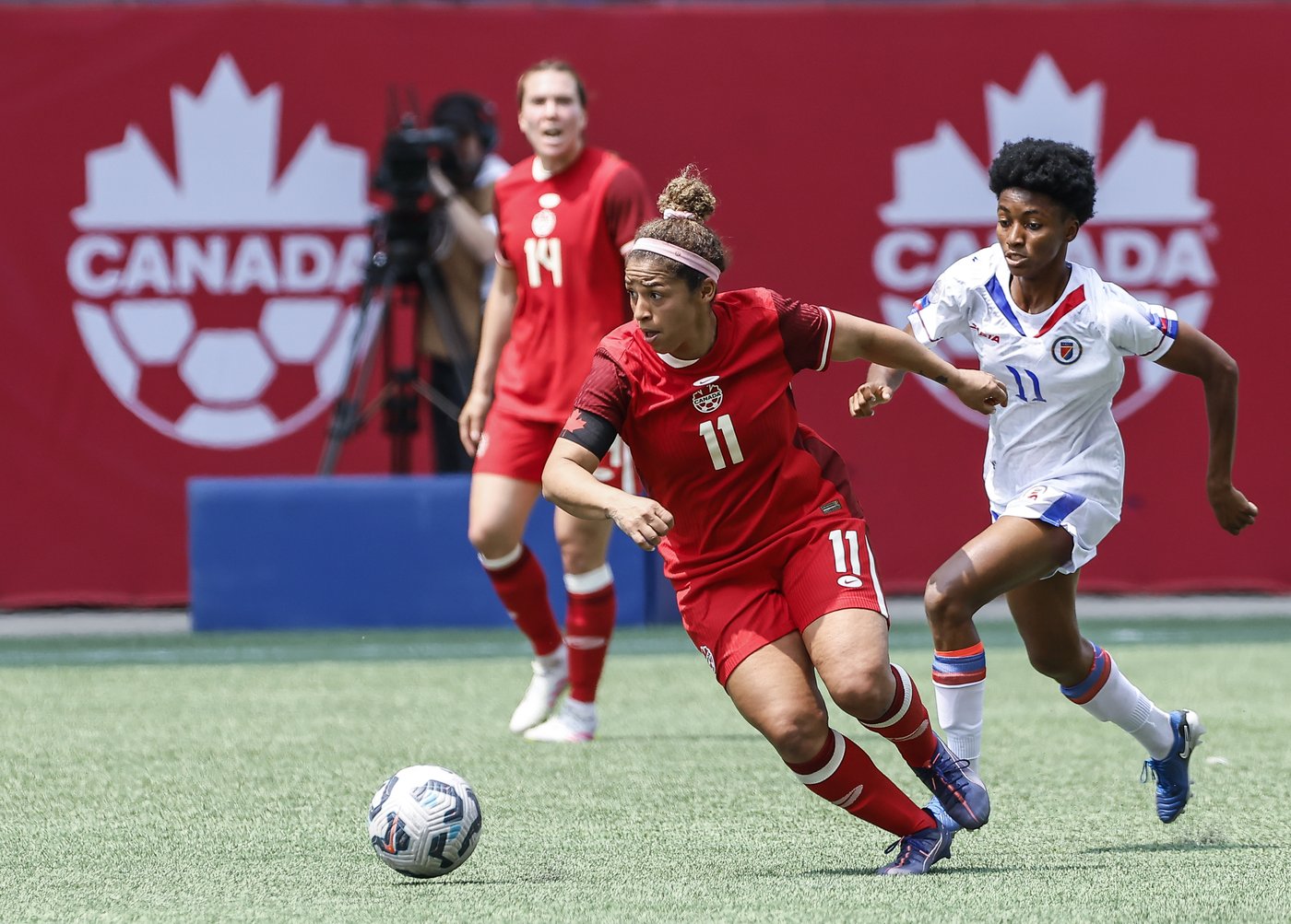 Veteran midfielder Desiree Scott looks to make a difference on and off the pitch | iNFOnews.ca