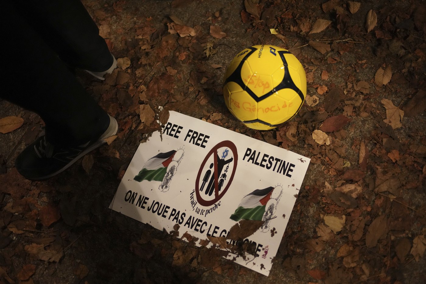Brief altercation between fans mars France-Israel soccer match despite heavy security | iNFOnews.ca