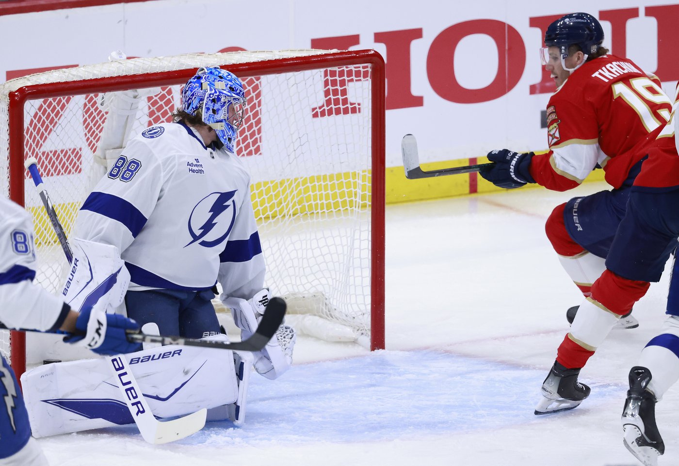 Vasilevskiy makes 33 saves as Lightning beat Panthers 5-1 to cut Florida's series lead to 2-1 | iNFOnews.ca