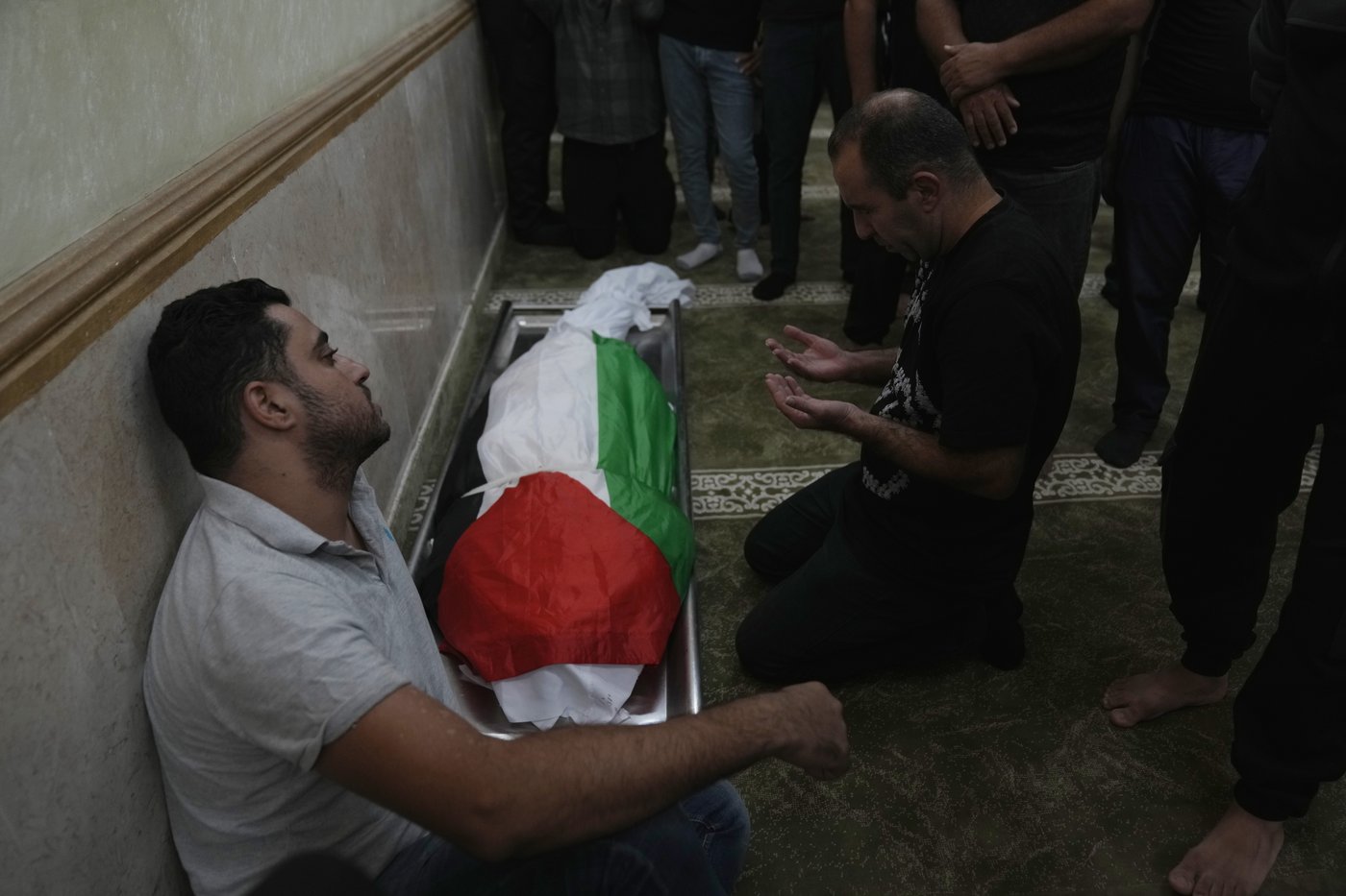Middle East latest: UN ponders how to calm the conflict as Israel battles militants on two fronts | iNFOnews.ca