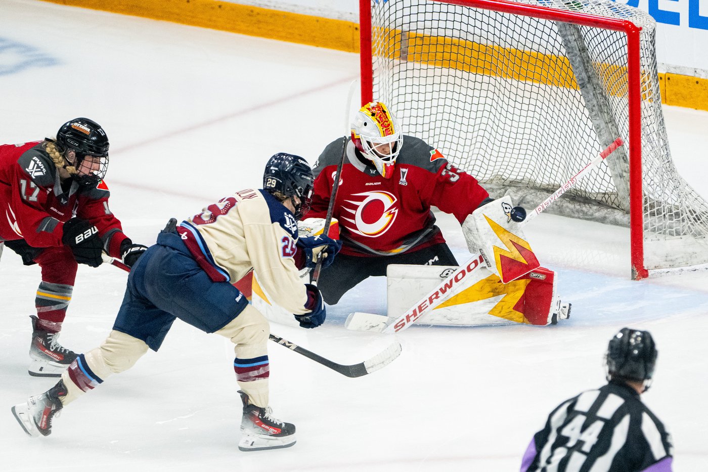 Rookie goalie Philips gaining confidence as key cog in Charge's PWHL playoff run | iNFOnews.ca