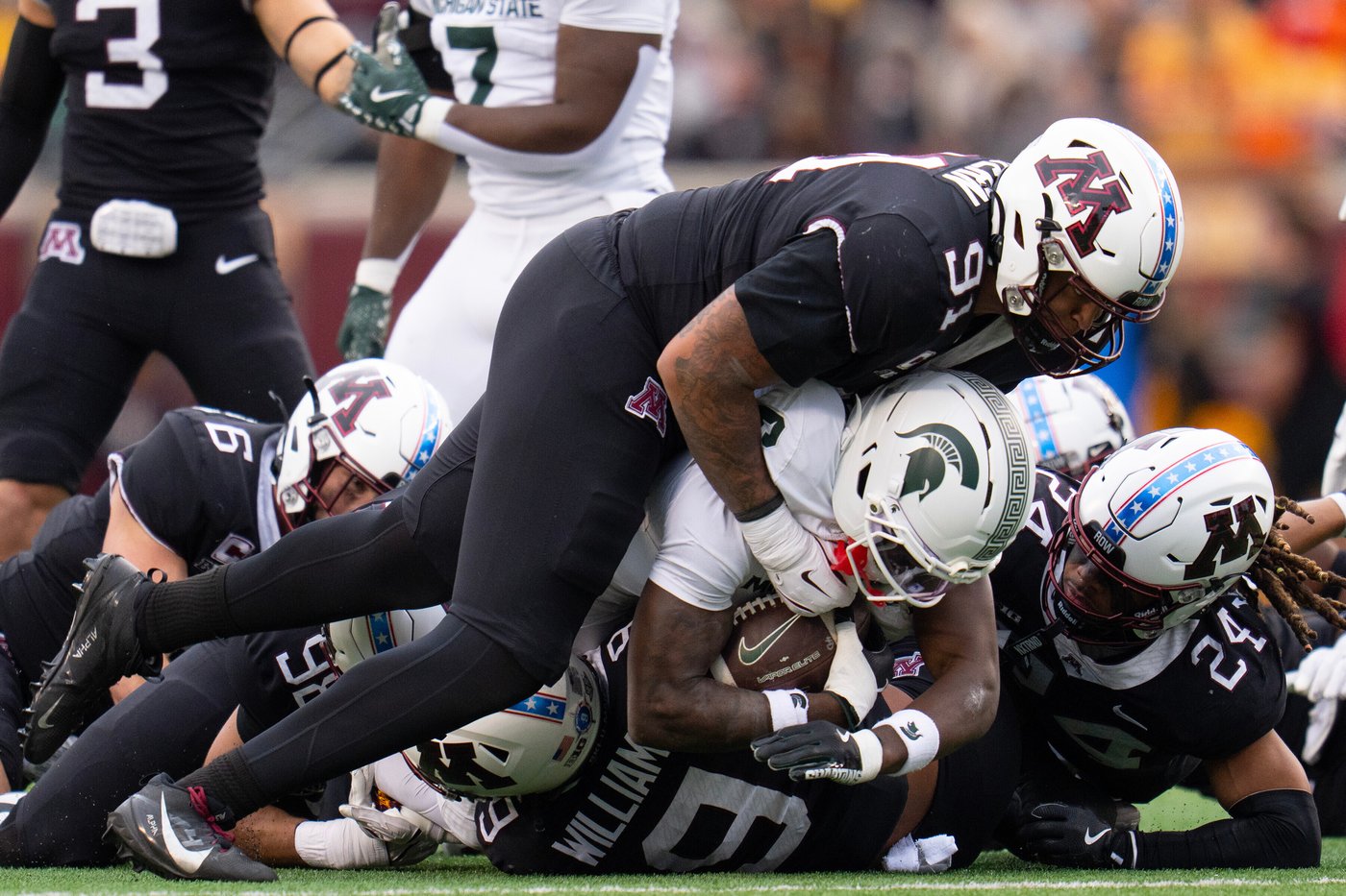Lindsey's OT touchdown run helps Minnesota deny Michigan State first Big Ten win with 23-20 victory | iNFOnews.ca