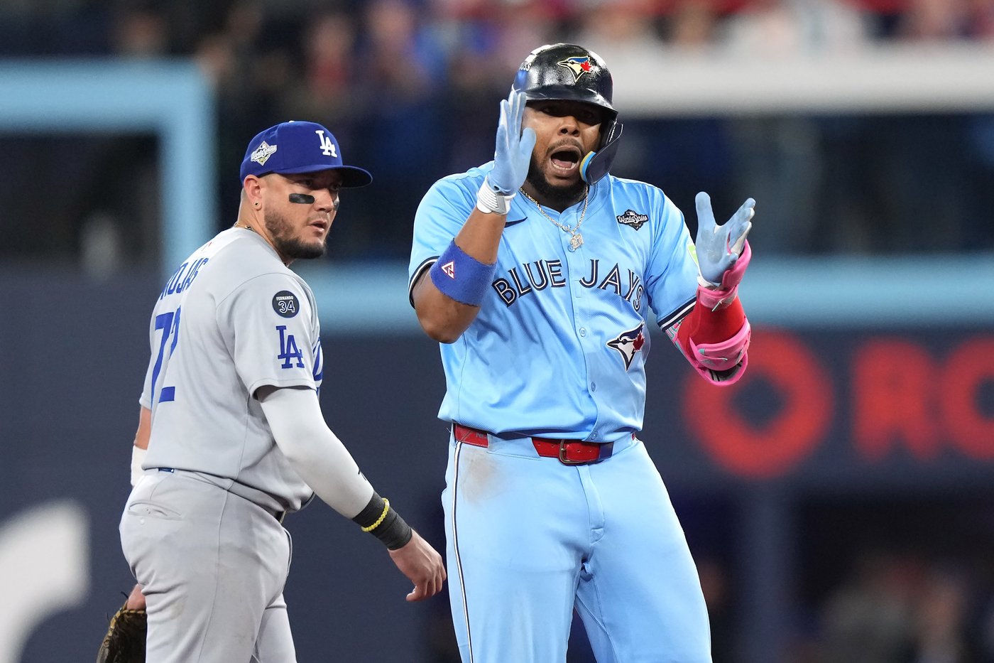 Photo Gallery: Dodgers beat Jays 3-1 to force Game 7 | iNFOnews.ca