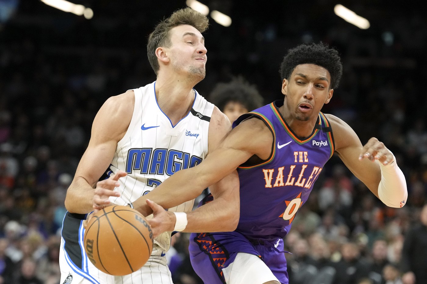 Wagner scores 32 points, Black adds 20 as Magic beat the Suns 109-99 | iNFOnews.ca