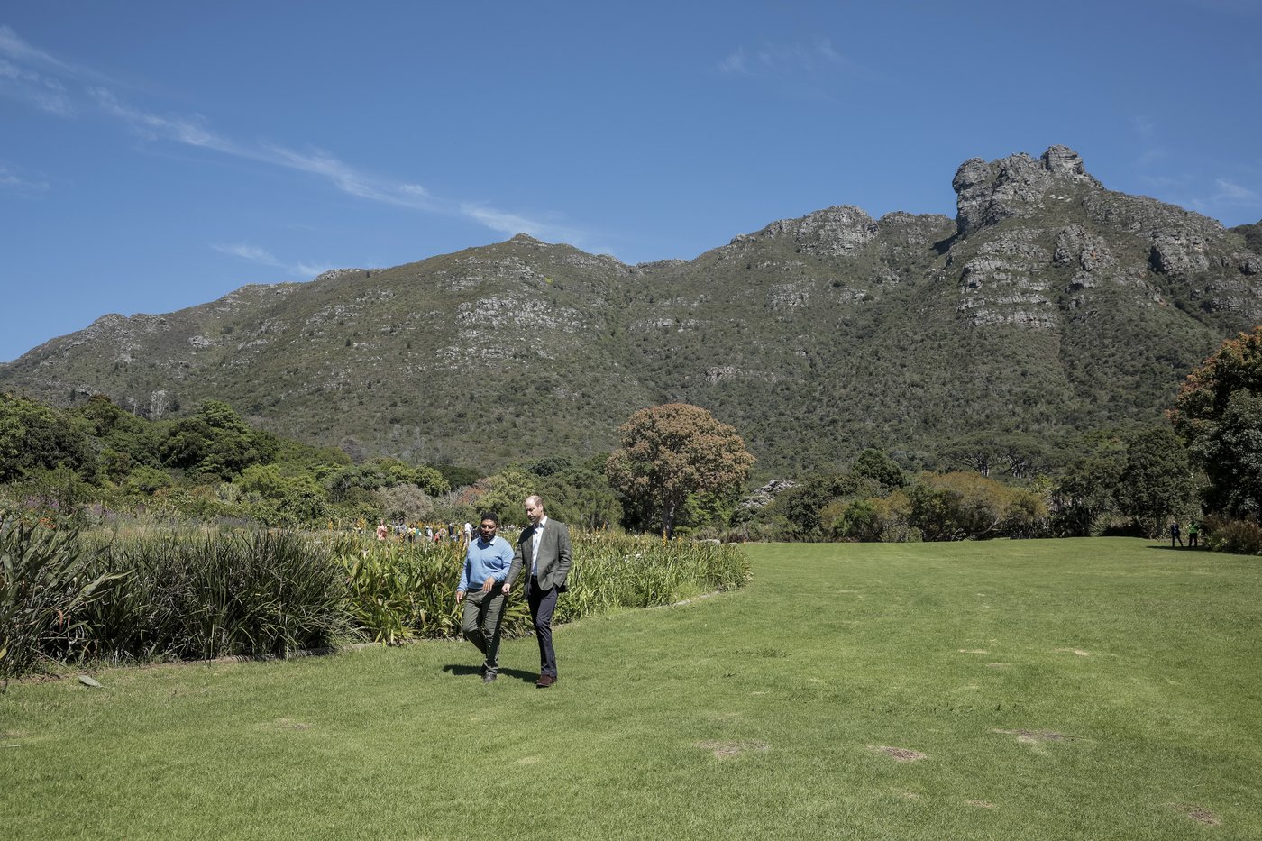 Prince William, in biodegradable sneakers, attends his Earthshot environment awards in South Africa | iNFOnews.ca Prince William, in biodegradable sneakers, attends his Earthshot environment awards in South Africa | iNFOnews.ca