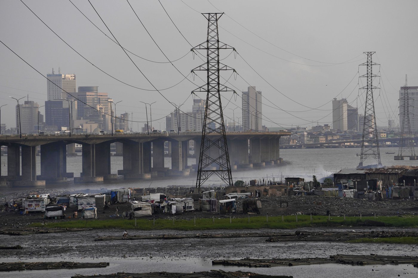 Nigeria's major cities suffer blackouts as the power grid collapses yet again | iNFOnews.ca