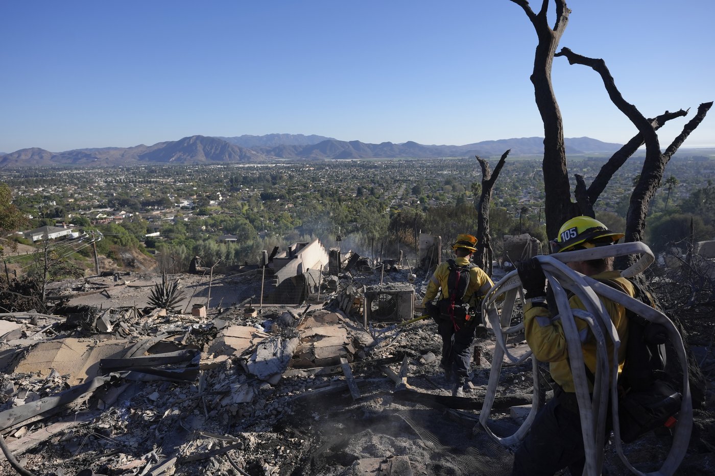 Southern California firefighters gain ground over wildfire thanks to decreased winds | iNFOnews.ca Southern California firefighters gain ground over wildfire thanks to decreased winds | iNFOnews.ca
