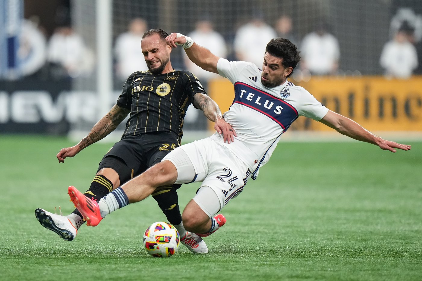 Vancouver Whitecaps keep playoff drive alive with 3-0 win over LAFC | iNFOnews.ca