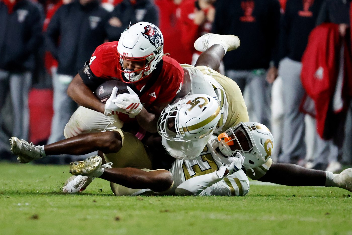 AP Player of Week: Jeff Sims sets Arizona State QB rushing record with 228 yards against Iowa State | iNFOnews.ca AP Player of Week: Jeff Sims sets Arizona State QB rushing record with 228 yards against Iowa State | iNFOnews.ca