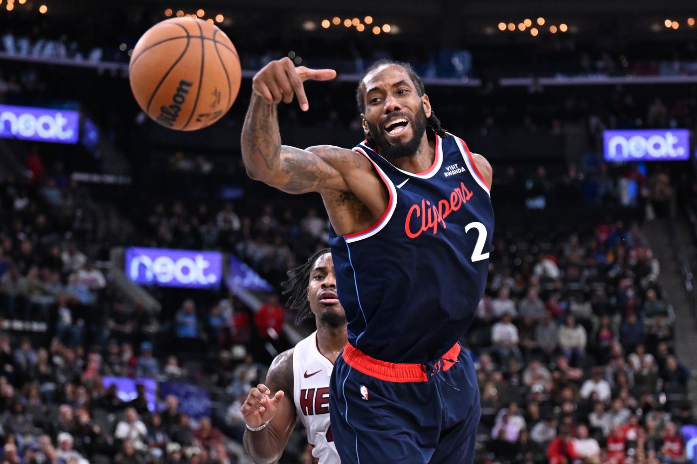 Kawhi Leonard to miss 'the next few games' for the Clippers with sprained ankle, Lue says | iNFOnews.ca