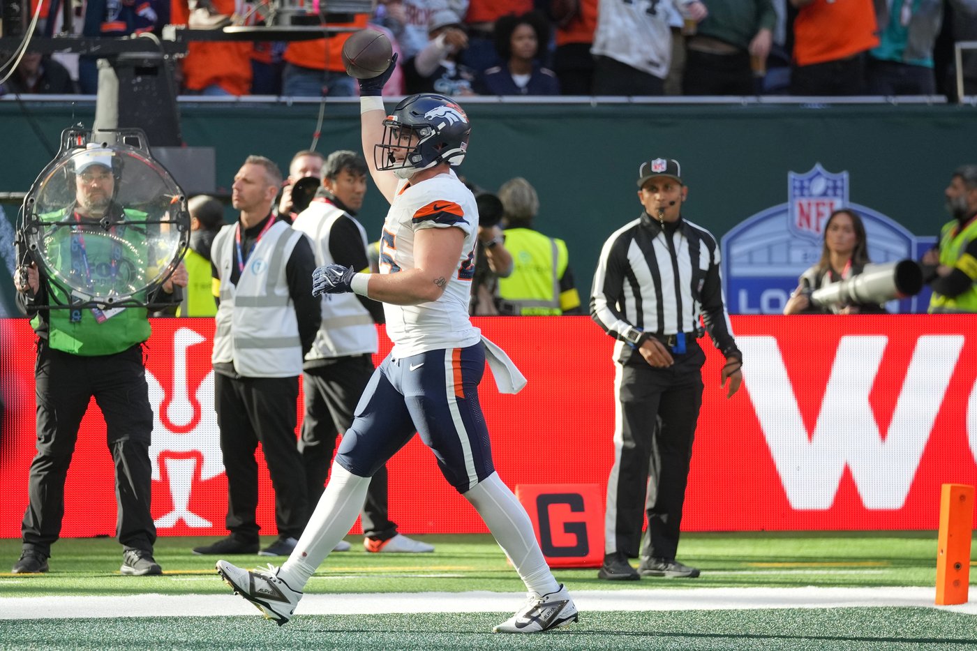 Broncos get 9 sacks and beat the winless Jets in ugly 13-11 victory in London | iNFOnews.ca Broncos get 9 sacks and beat the winless Jets in ugly 13-11 victory in London | iNFOnews.ca