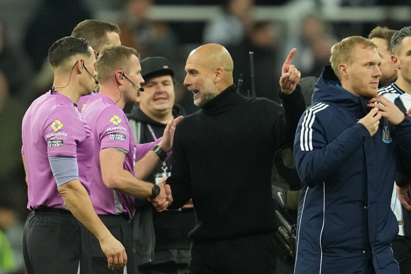 Guardiola apologizes for confronting cameraman after Man City's loss to Newcastle | iNFOnews.ca Guardiola apologizes for confronting cameraman after Man City's loss to Newcastle | iNFOnews.ca