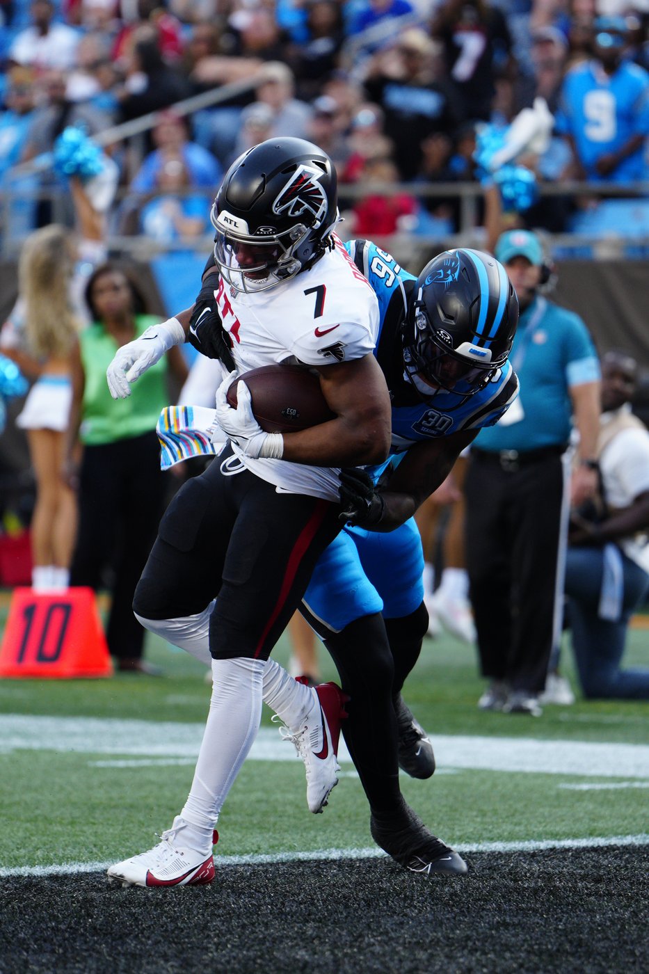 Bijan Robinson scores 2 TDs. Falcons beat Panthers 38-20 for 3rd straight victory vs. NFC South foe | iNFOnews.ca Bijan Robinson scores 2 TDs. Falcons beat Panthers 38-20 for 3rd straight victory vs. NFC South foe | iNFOnews.ca