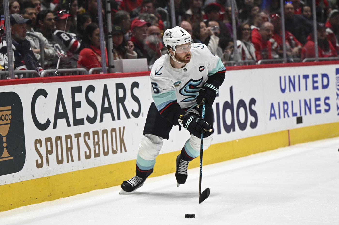 Shane Wright scores 2, Adam Larsson has goal and assist as Kraken beat Blackhawks 6-2 | iNFOnews.ca