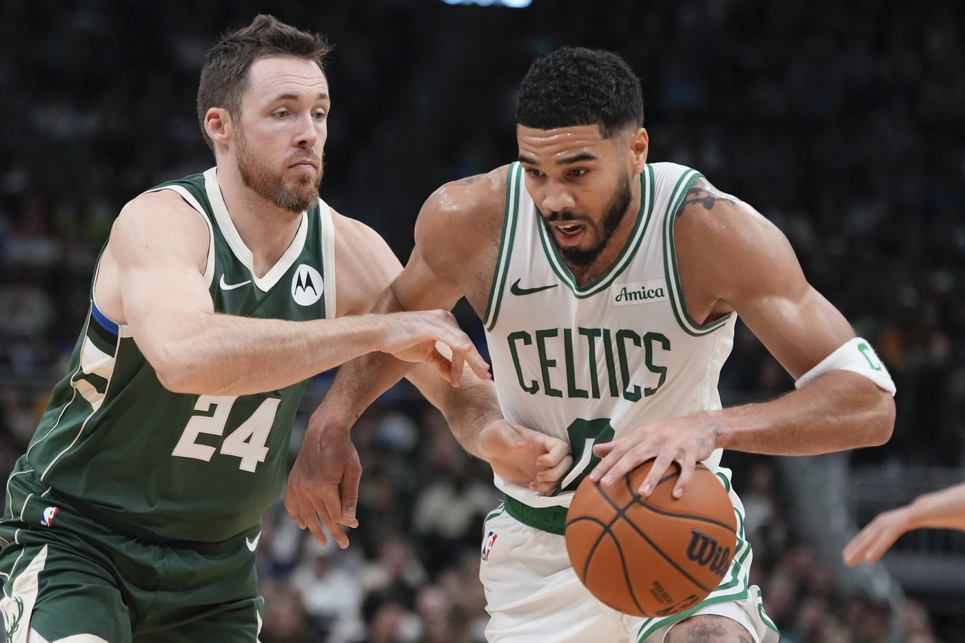 Jayson Tatum scores 23 in second half to rally Celtics to a 113-107 victory over slumping Bucks | iNFOnews.ca