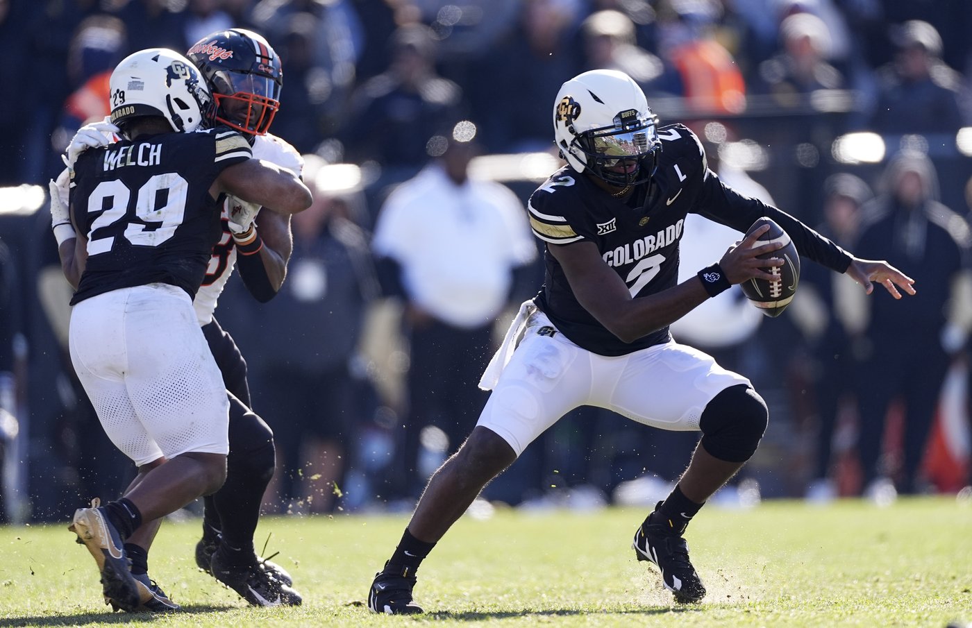Shedeur Sanders wins Unitas award, then goes on to break Colorado's single-season passing mark | iNFOnews.ca