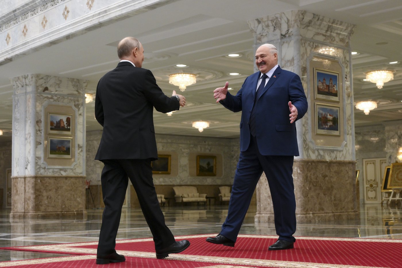 Putin signs agreement offering Russia's security guarantees to ally Belarus | iNFOnews.ca Putin signs agreement offering Russia's security guarantees to ally Belarus | iNFOnews.ca