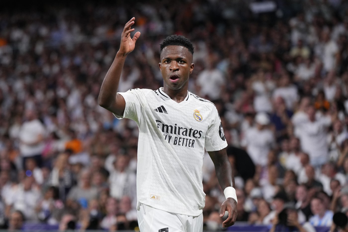 League condemns plan by some fans to racially abuse Vinícius while hiding behind face masks | iNFOnews.ca