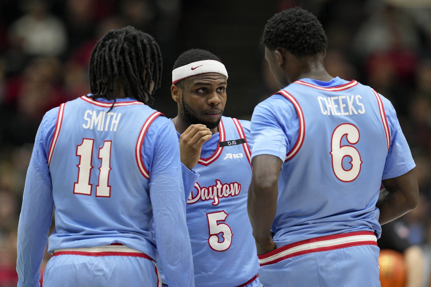 Skillings scores 17 and No. 19 Cincinnati outlasts No. 22 Dayton 66-59 | iNFOnews.ca