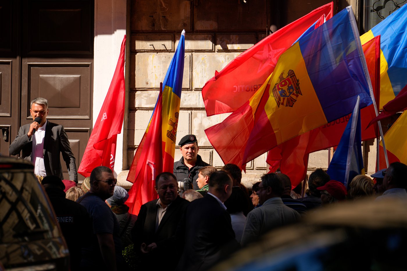 Moldova bars 2 pro-Russian parties from tense parliamentary election | iNFOnews.ca