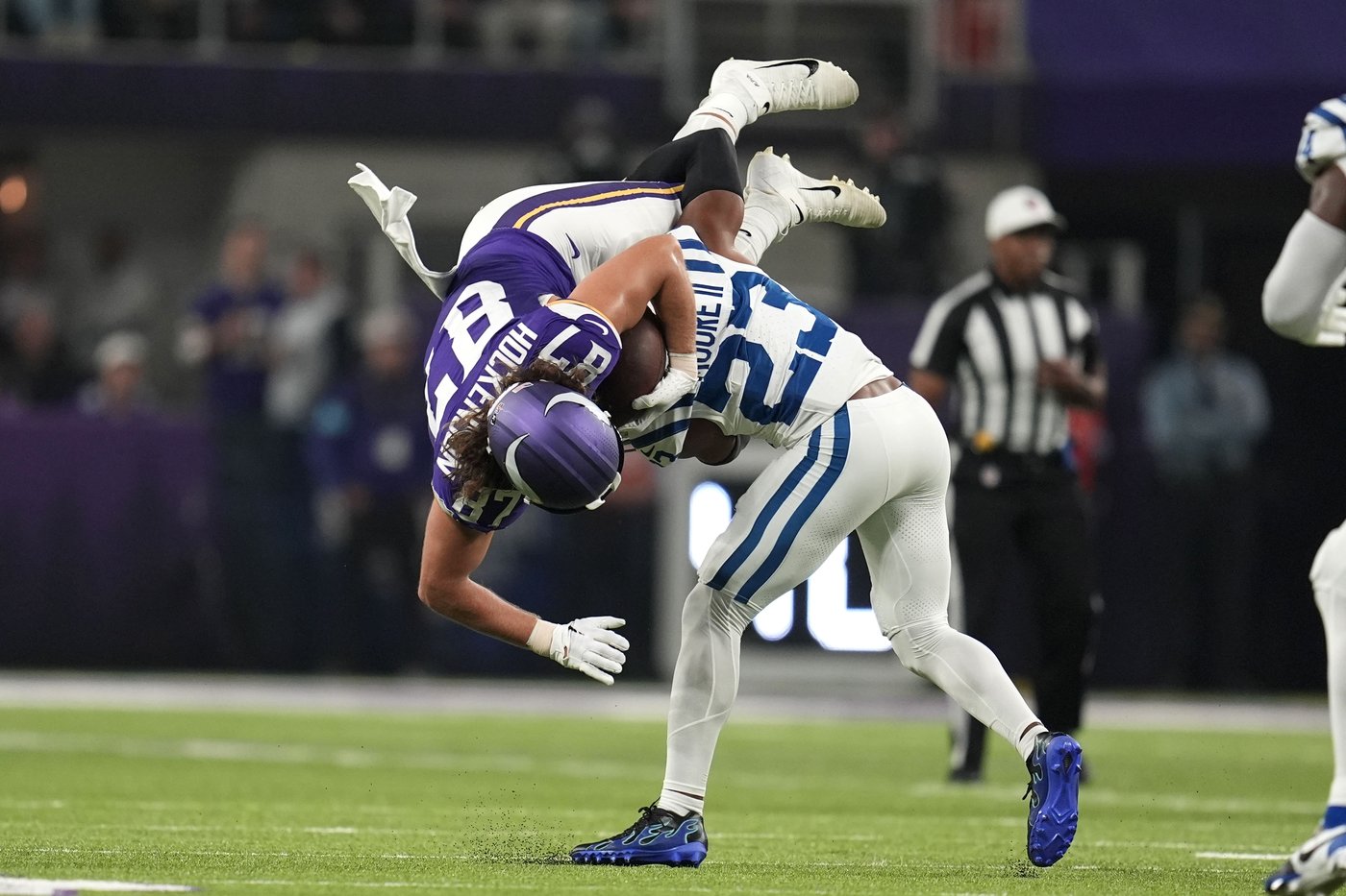 Darnold throws 3 TD passes in 2nd half as Vikings overcome 3 turnovers to beat Flacco, Colts 21-13 | iNFOnews.ca Darnold throws 3 TD passes in 2nd half as Vikings overcome 3 turnovers to beat Flacco, Colts 21-13 | iNFOnews.ca