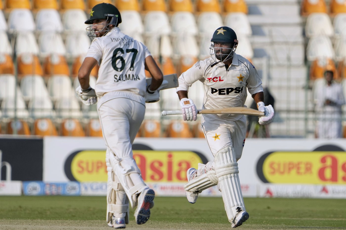 Sajid Khan drives Pakistan into strong position against scratchy England in 2nd test | iNFOnews.ca Sajid Khan drives Pakistan into strong position against scratchy England in 2nd test | iNFOnews.ca
