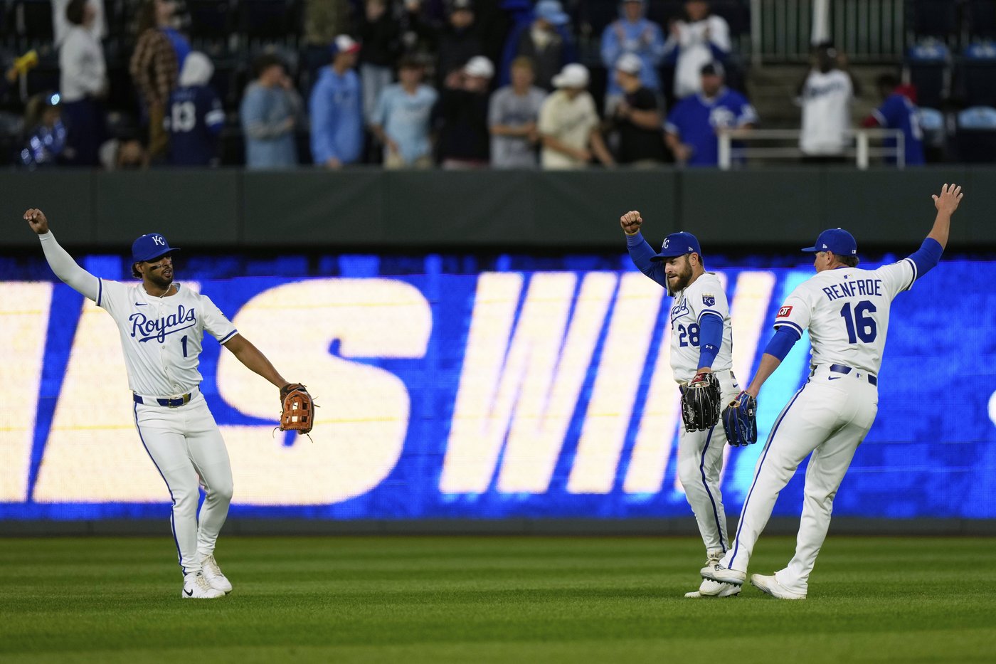 Cole Ragans strikes out 11 as the Royals beat the sloppy Twins 2-1 | iNFOnews.ca Cole Ragans strikes out 11 as the Royals beat the sloppy Twins 2-1 | iNFOnews.ca
