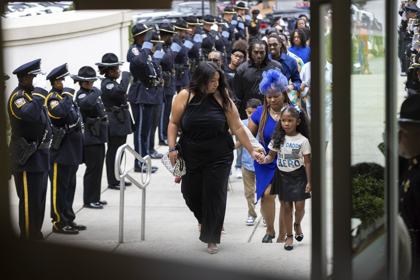 Law enforcement officers remember police officer killed in CDC shooting in Atlanta | iNFOnews.ca