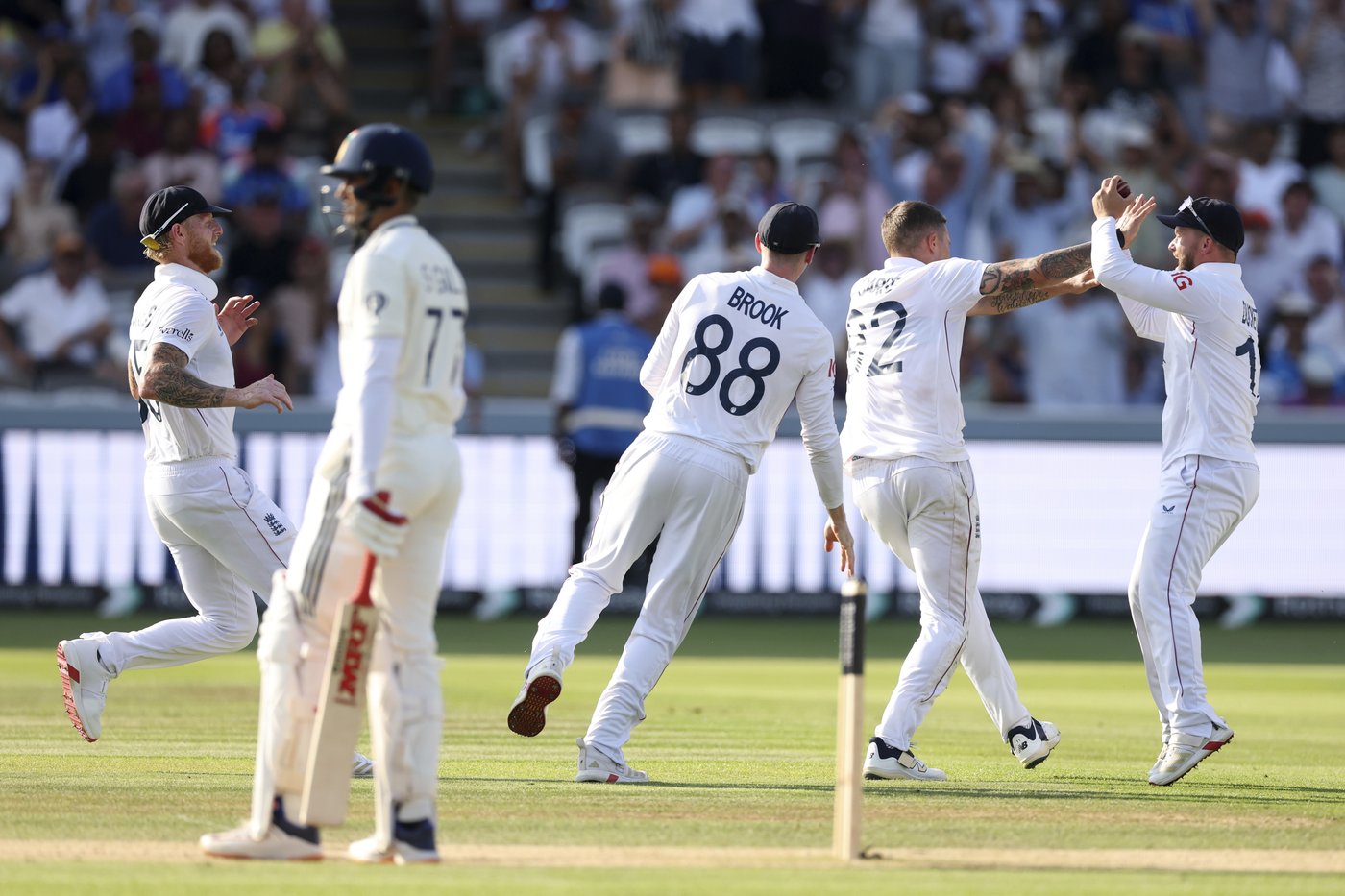 Fired-up England leaves India reeling at 58-4 and Lord's test on a knife-edge | iNFOnews.ca Fired-up England leaves India reeling at 58-4 and Lord's test on a knife-edge | iNFOnews.ca