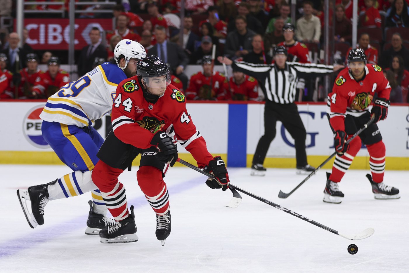 Peterka, Thompson lead Sabres past Blackhawks 4-2 | iNFOnews.ca