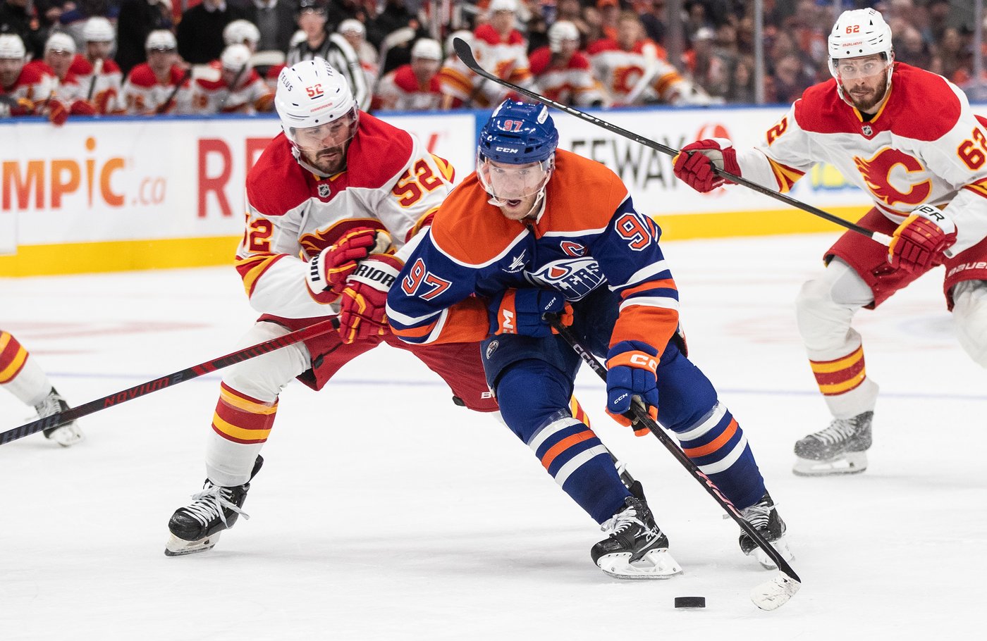 Oilers vs. Flames, Leafs vs. Canadiens highlight Day 2 of 2025-26 NHL season | iNFOnews.ca