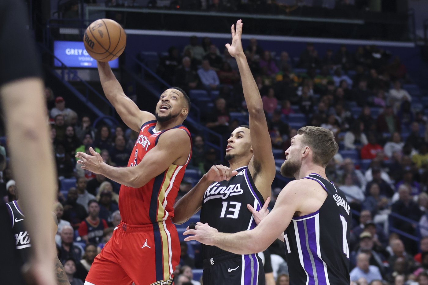 McCollum scores 43 points to lift Pelicans over the Kings 140-133 in overtime | iNFOnews.ca