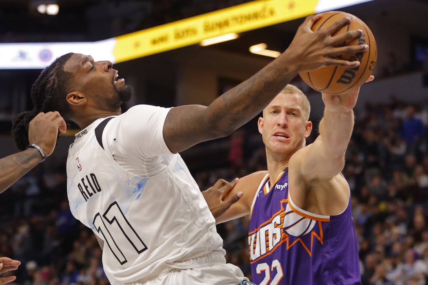 Randle hits 3 at the buzzer to lift Timberwolves over Booker, Suns with 120-117 win | iNFOnews.ca
