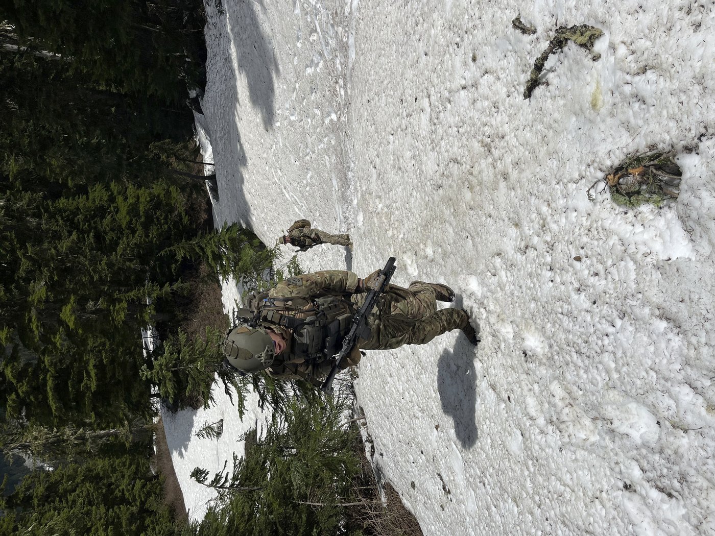 Authorities believe they spotted ex-soldier Travis Decker, who is wanted in deaths of 3 daughters | iNFOnews.ca Authorities believe they spotted ex-soldier Travis Decker, who is wanted in deaths of 3 daughters | iNFOnews.ca