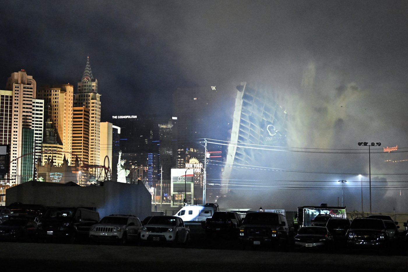 Las Vegas says goodbye to the Tropicana with a flashy casino implosion | iNFOnews.ca Las Vegas says goodbye to the Tropicana with a flashy casino implosion | iNFOnews.ca